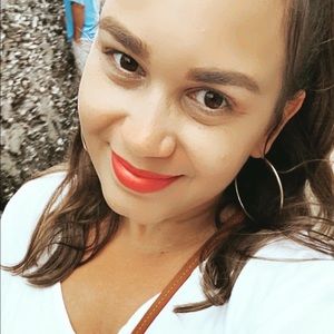 Meet your Posher, Mara